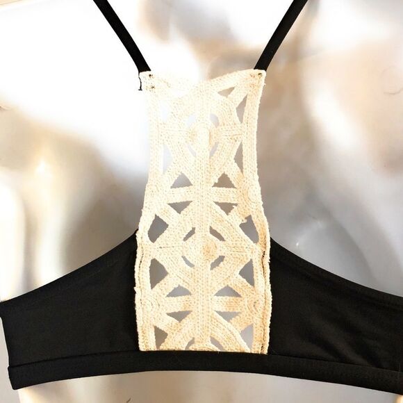 L*Space‎ Bikini Top With Crochet - Picture 4 of 6